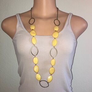Vintage Chunky Yellow and Gold Oval Bead Necklace and Bracelet Set‎